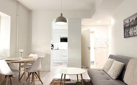 Modern Apartment In The City Centre